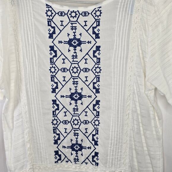 Lucky Brand White Panel Blue Embroidered Top Size Small - Picture 3 of 8
